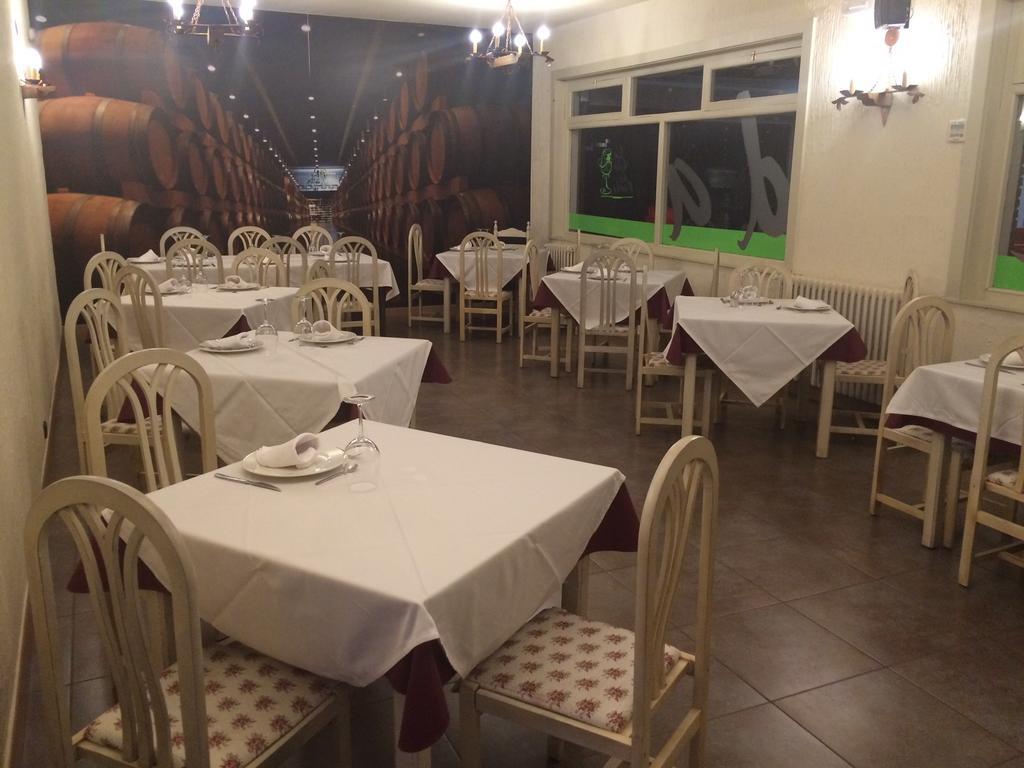 Hotel La Vina De Rueda Exterior foto